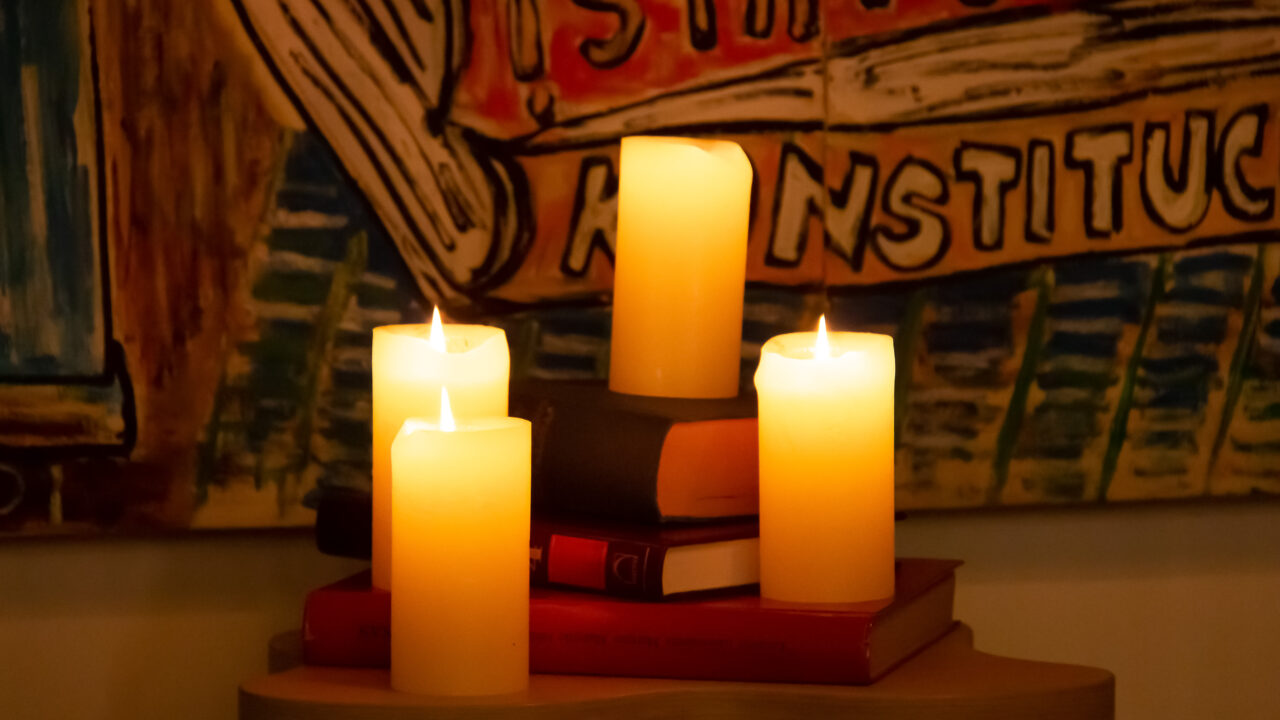 Ekspertai: tamsiuoju metų laiku – daugiau žvakių, bet ir didesnė gaisrų rizika