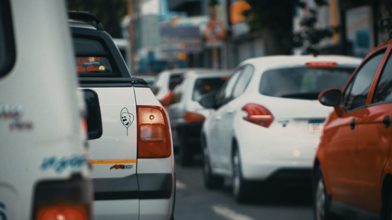 Lietuvos naujų automobilių rinka pirmąjį metų pusmetį augo trečdaliu