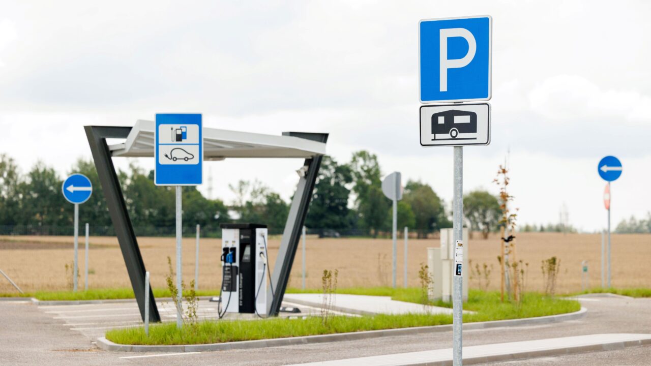 Magistralėje A5 Kaunas–Marijampolė–Suvalkai atidaryta moderni aikštelė visų tipų transportui