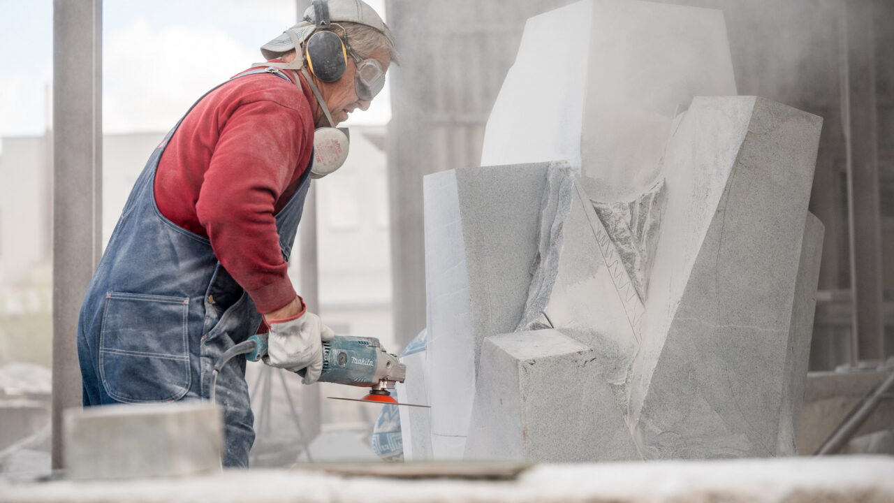 Keičiate darbą? Ekspertė patarė, kaip sumažinti finansinę įtampą