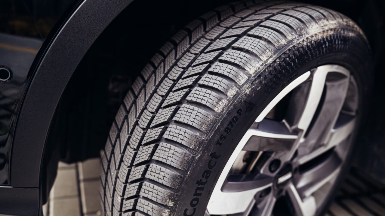 Lėtas įsibėgėjimas – varantis iš proto eisme? Vairavimo instruktorius atvirai apie vairuotojų klaidas