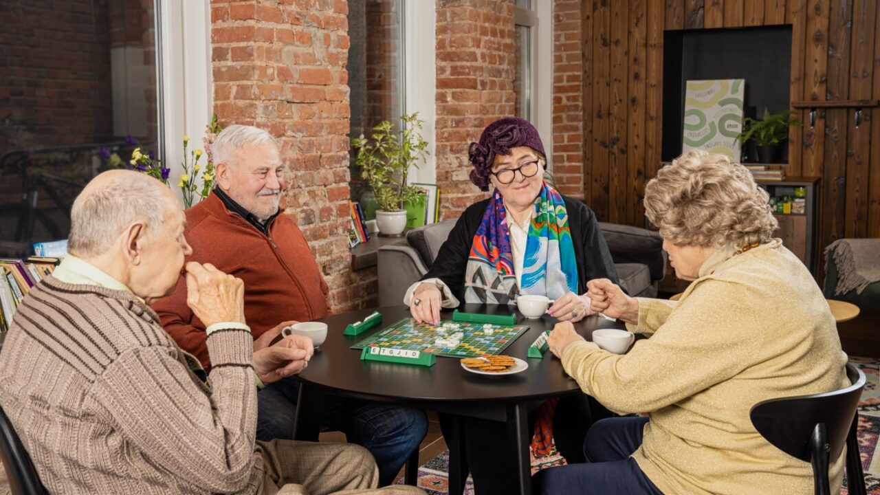 Švietimo ir mokslo komitetas: į aktyvaus senėjimo politiką reikia žiūrėti kompleksiškai