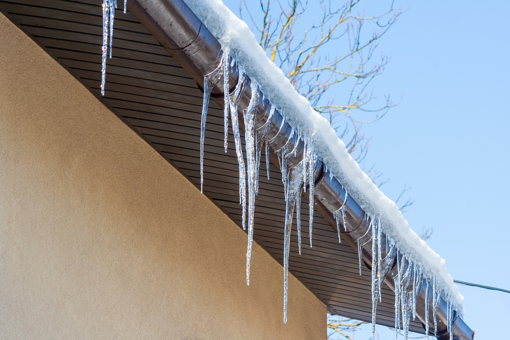 Nuo vamzdžių iki stogo: ką žiema namuose „patikrina“ pirmiausia?
