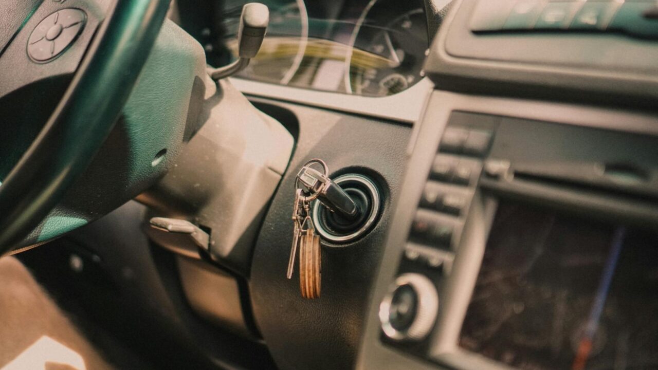 Daugiau nei pusė lietuvių svarsto pirkti automobilį, dauguma rinktųsi naudotą