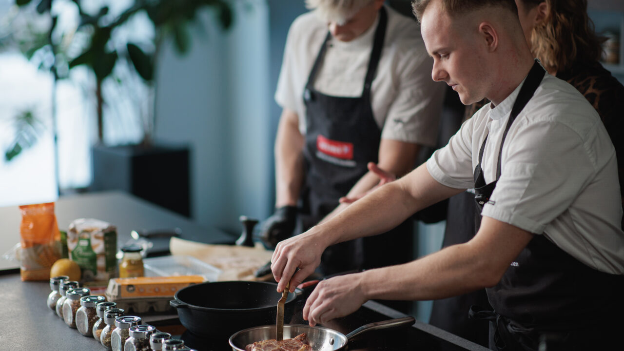 Traški oda, sultingas vidus: du šefai atskleidė, kaip namuose iškepti tobulą antį