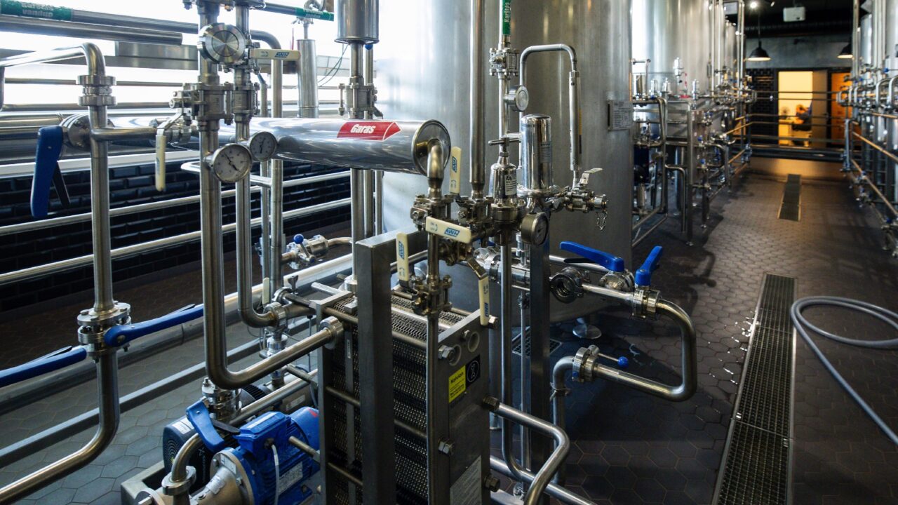 Ekspertas įvardijo, kas mažina šalies įmonių efektyvumą ir konkurencingumą