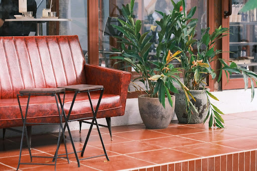 Kaip sukurti funkcionalią poilsio zoną mažame kieme?